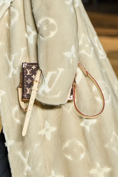 Look 155